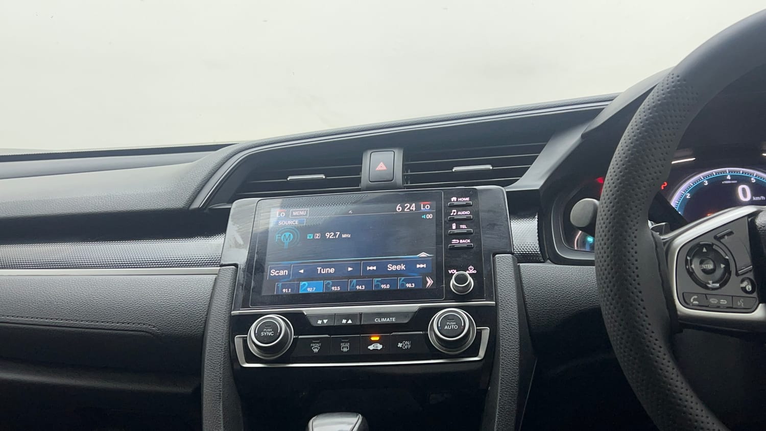 Used 2019 Honda Civic VX CVT Petrol Petrol Automatic interior MUSIC SYSTEM & AC CONTROL VIEW
