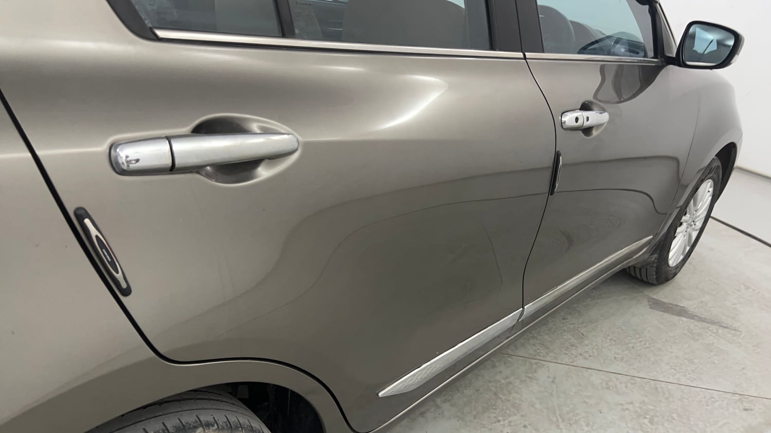Used 2022 Maruti Suzuki Dzire ZXi CNG Cng Manual dents MINOR SCRATCH