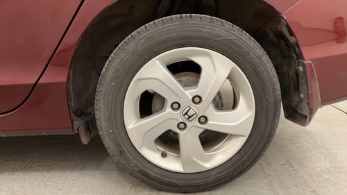 Used 2015 Honda City VX Petrol Manual tyres LEFT REAR TYRE RIM VIEW