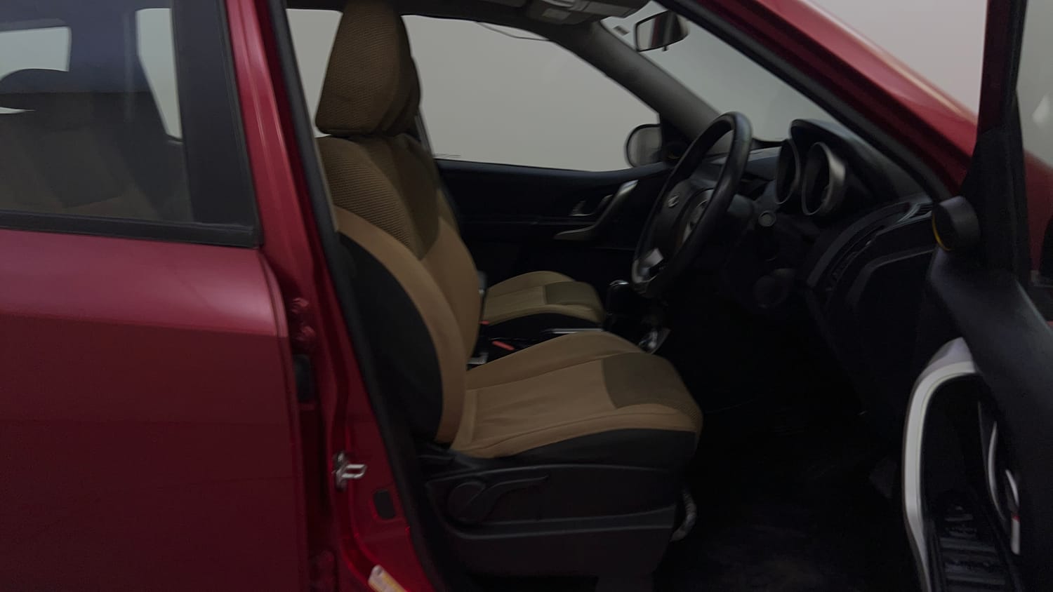 Used 2019 Mahindra XUV500 W9 AT Diesel Automatic interior RIGHT SIDE FRONT DOOR CABIN VIEW