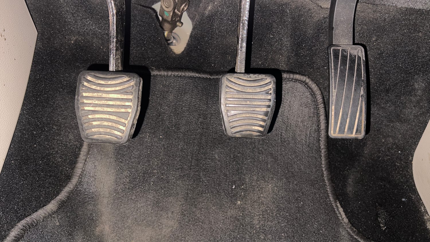 Used 2021 Mahindra XUV 300 W8 1.2 Petrol Petrol Manual interior PEDALS VIEW
