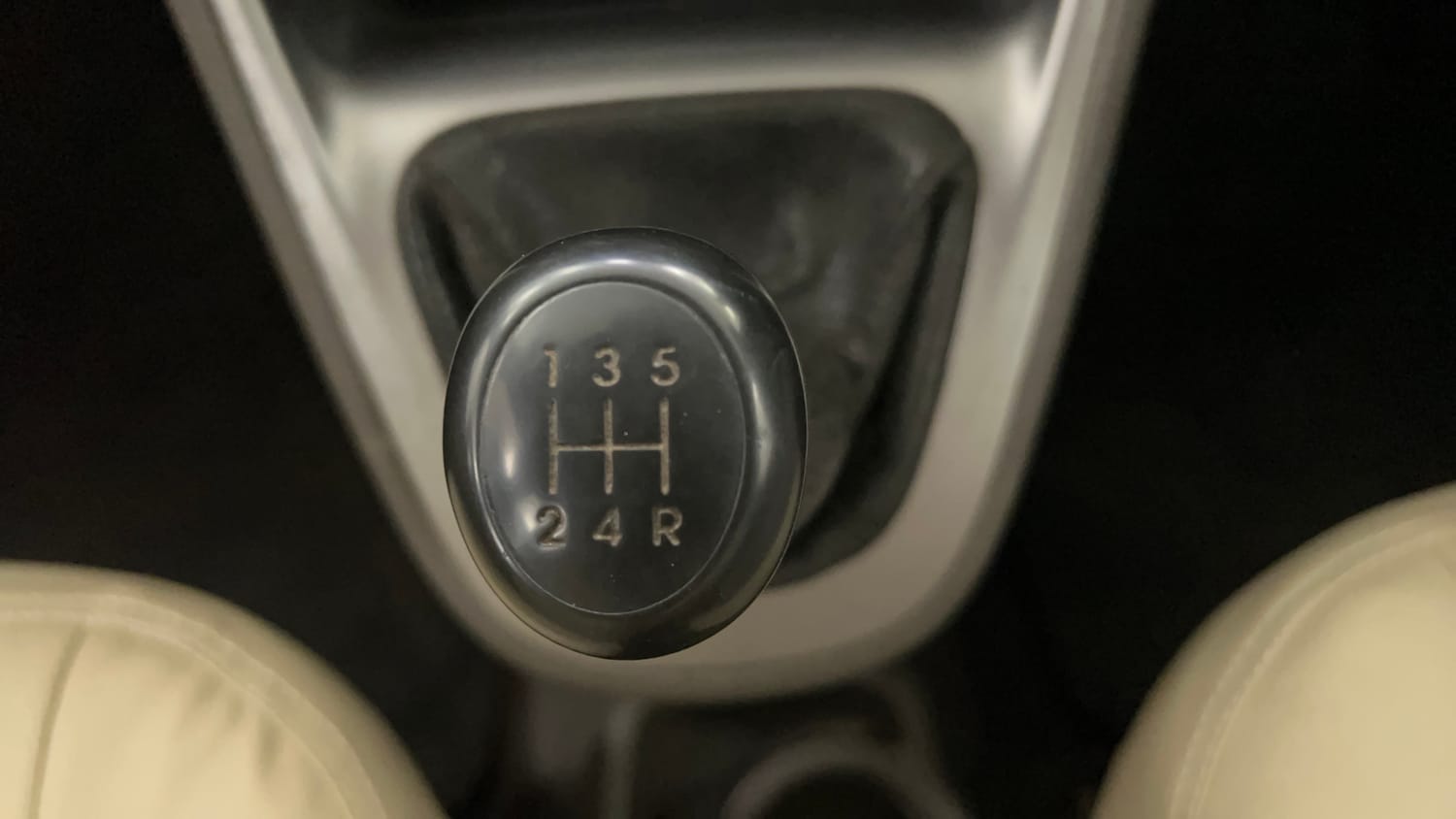 Used 2015 Hyundai i10 Sportz 1.1 iRDE2 Petrol Manual interior GEAR  KNOB VIEW