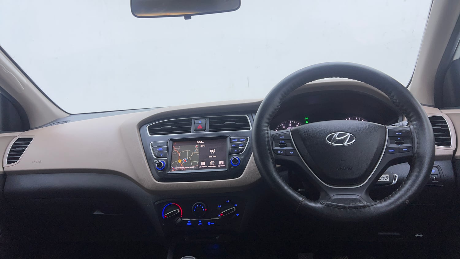 Used 2019 Hyundai Elite i20 Sportz Plus 1.2 Petrol Manual interior DASHBOARD VIEW