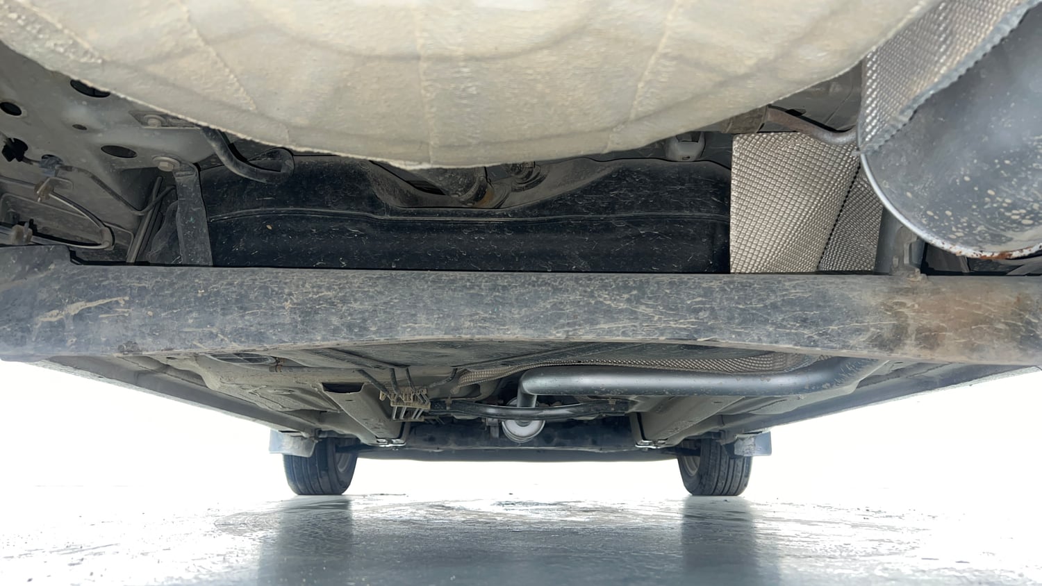 Used 2016 Ford Figo Titanium 1.5 Ti-VCT AT Petrol Automatic extra REAR UNDERBODY VIEW (TAKEN FROM REAR)