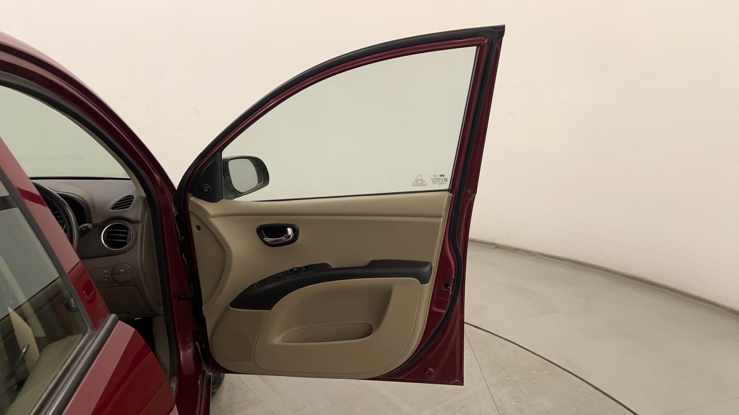 Used 2015 Hyundai i10 Sportz 1.1 iRDE2 Petrol Manual interior RIGHT FRONT DOOR OPEN VIEW