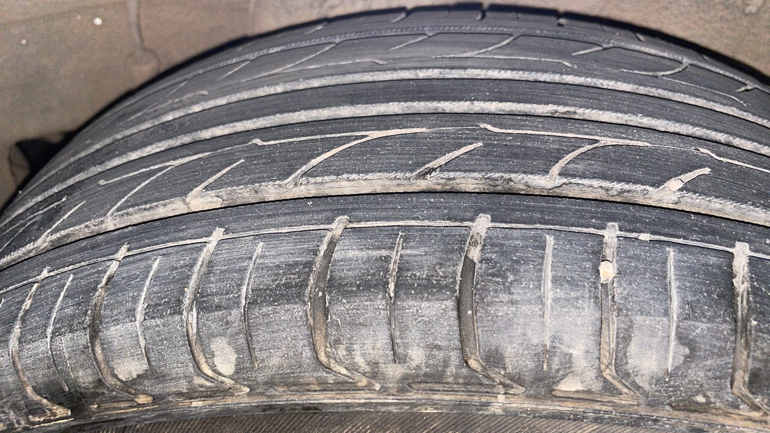 Used 2012 Hyundai i20 Sportz 1.2 Petrol Manual tyres LEFT REAR TYRE TREAD VIEW