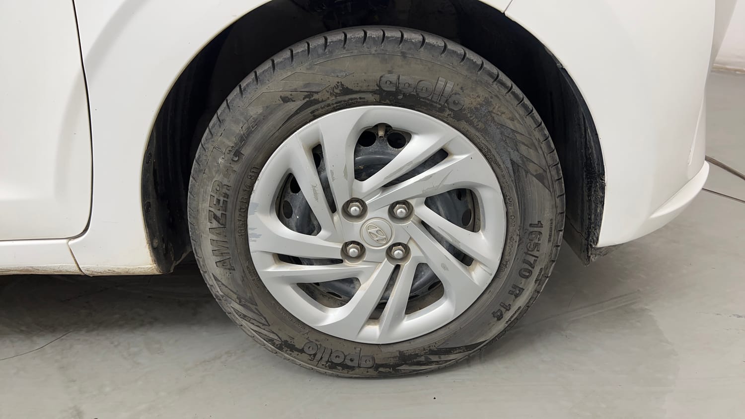 Used 2021 Hyundai Aura S 1.2 CNG Cng Manual tyres RIGHT FRONT TYRE RIM VIEW