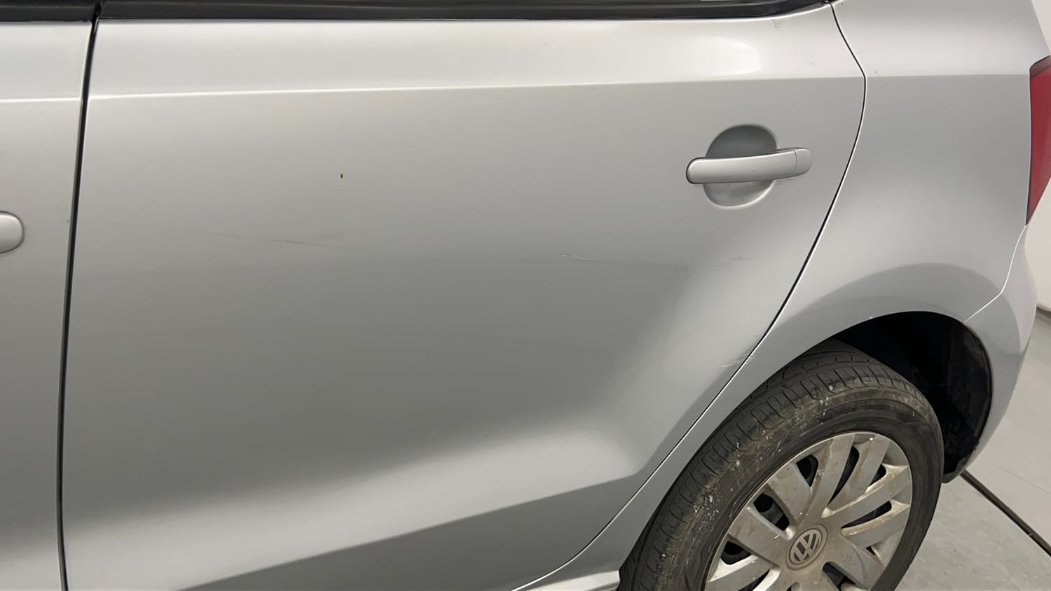 Used 2015 Volkswagen Polo Comfortline 1.2L (P) Petrol Manual dents MINOR SCRATCH