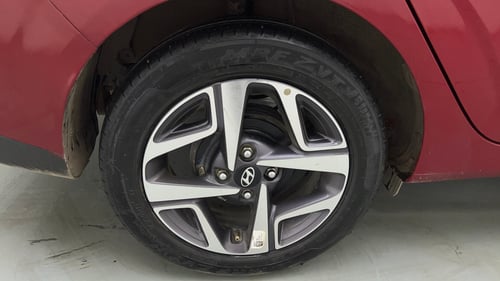 Used 2022 Hyundai Aura SX Plus 1.2 AMT Petrol Petrol Automatic tyres RIGHT REAR TYRE RIM VIEW