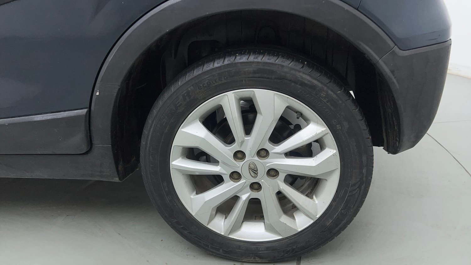 Used 2021 Mahindra XUV 300 W8 1.2 Petrol Petrol Manual tyres LEFT REAR TYRE RIM VIEW