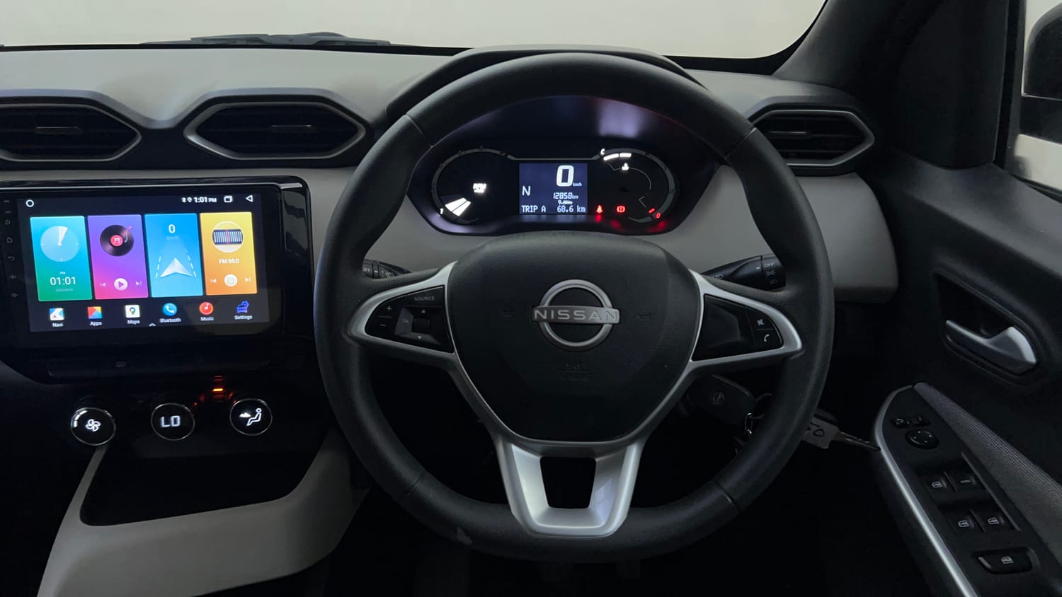 Used 2024 Nissan Magnite XL AMT Petrol Automatic interior STEERING VIEW