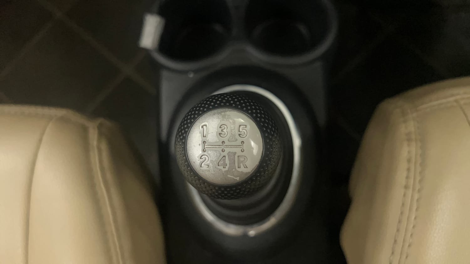 Used 2014 Honda Amaze 1.5 VX i-DTEC Diesel Manual interior GEAR  KNOB VIEW