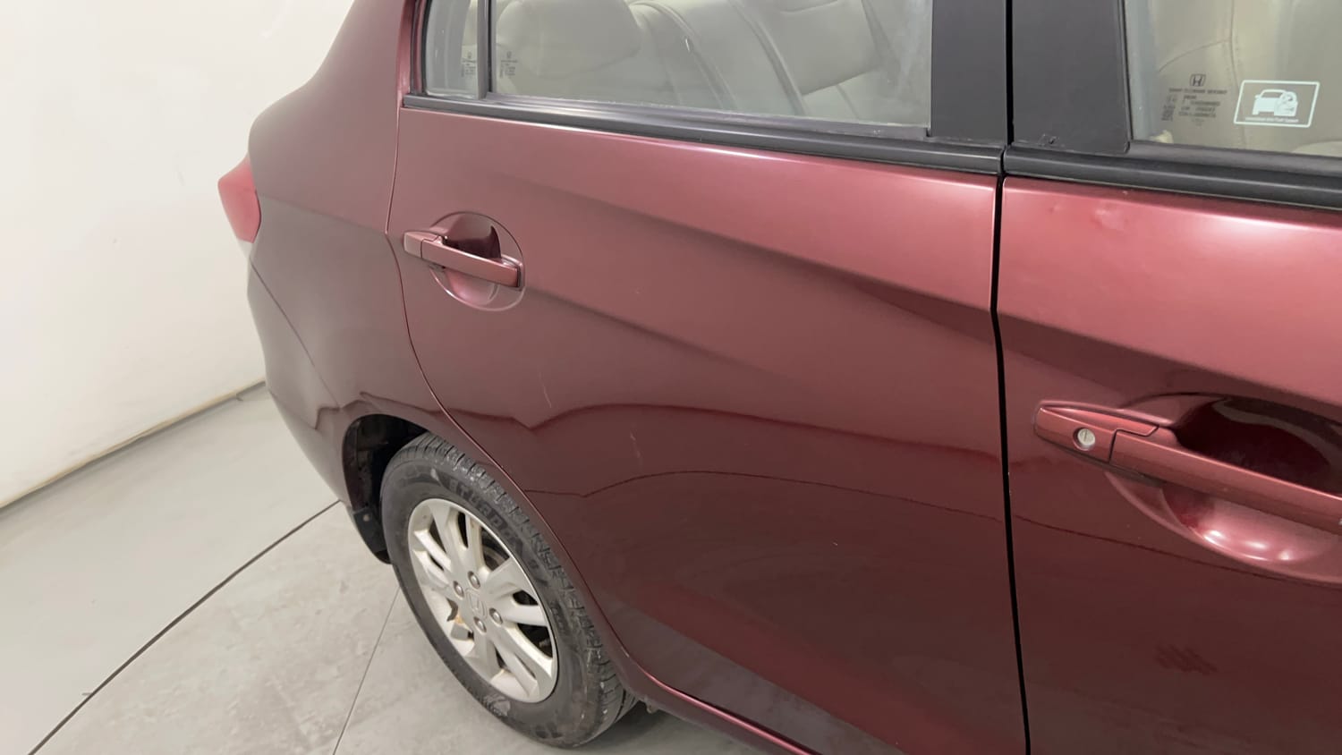 Used 2014 Honda Amaze 1.5 VX i-DTEC Diesel Manual dents MINOR SCRATCH