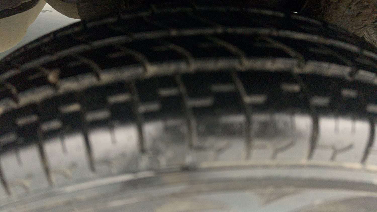 Used 2014 Hyundai Eon Era + Petrol Manual tyres LEFT REAR TYRE TREAD VIEW