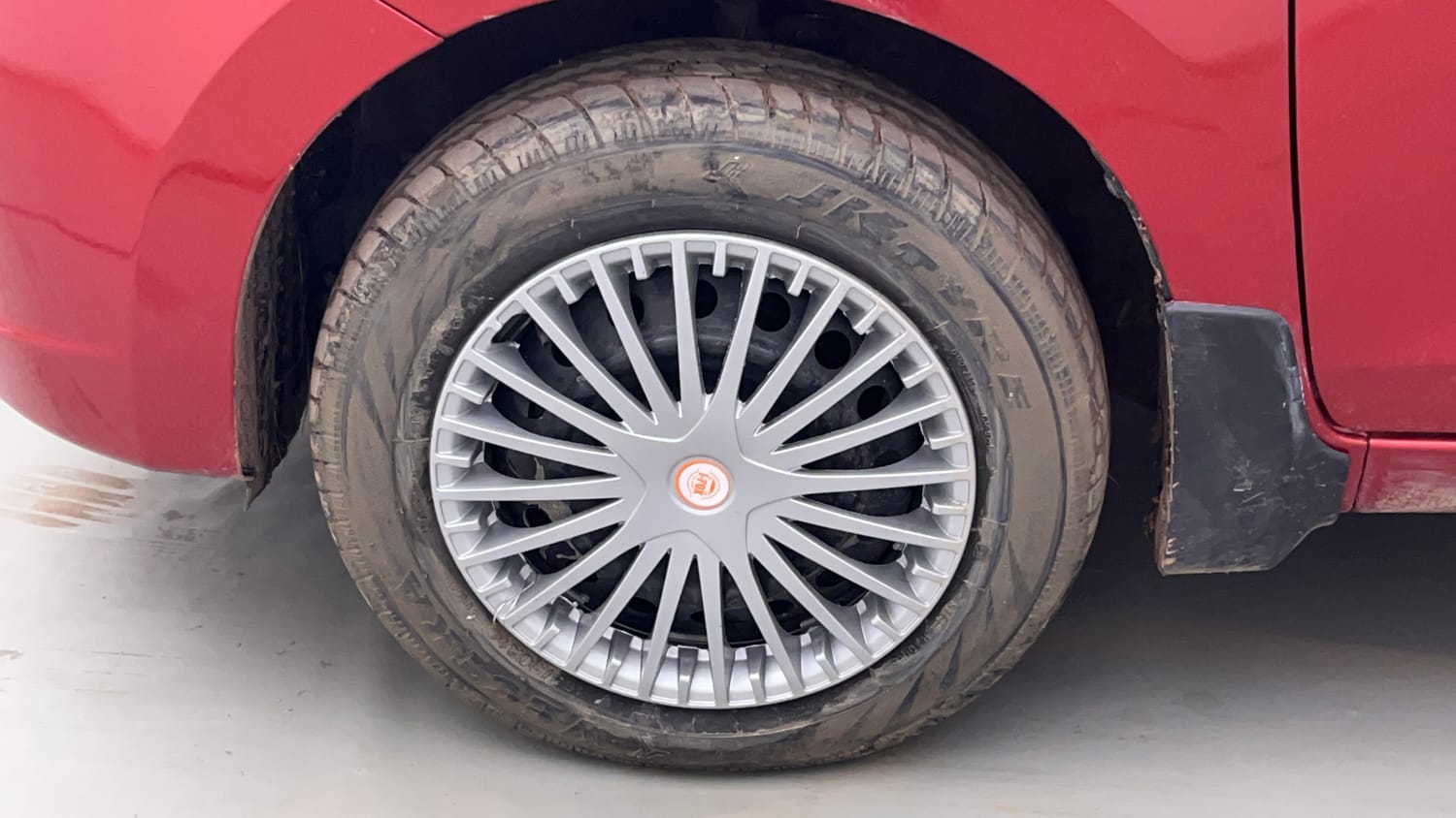 Used 2017 Maruti Suzuki Celerio VXi AMT Petrol Automatic tyres LEFT FRONT TYRE RIM VIEW