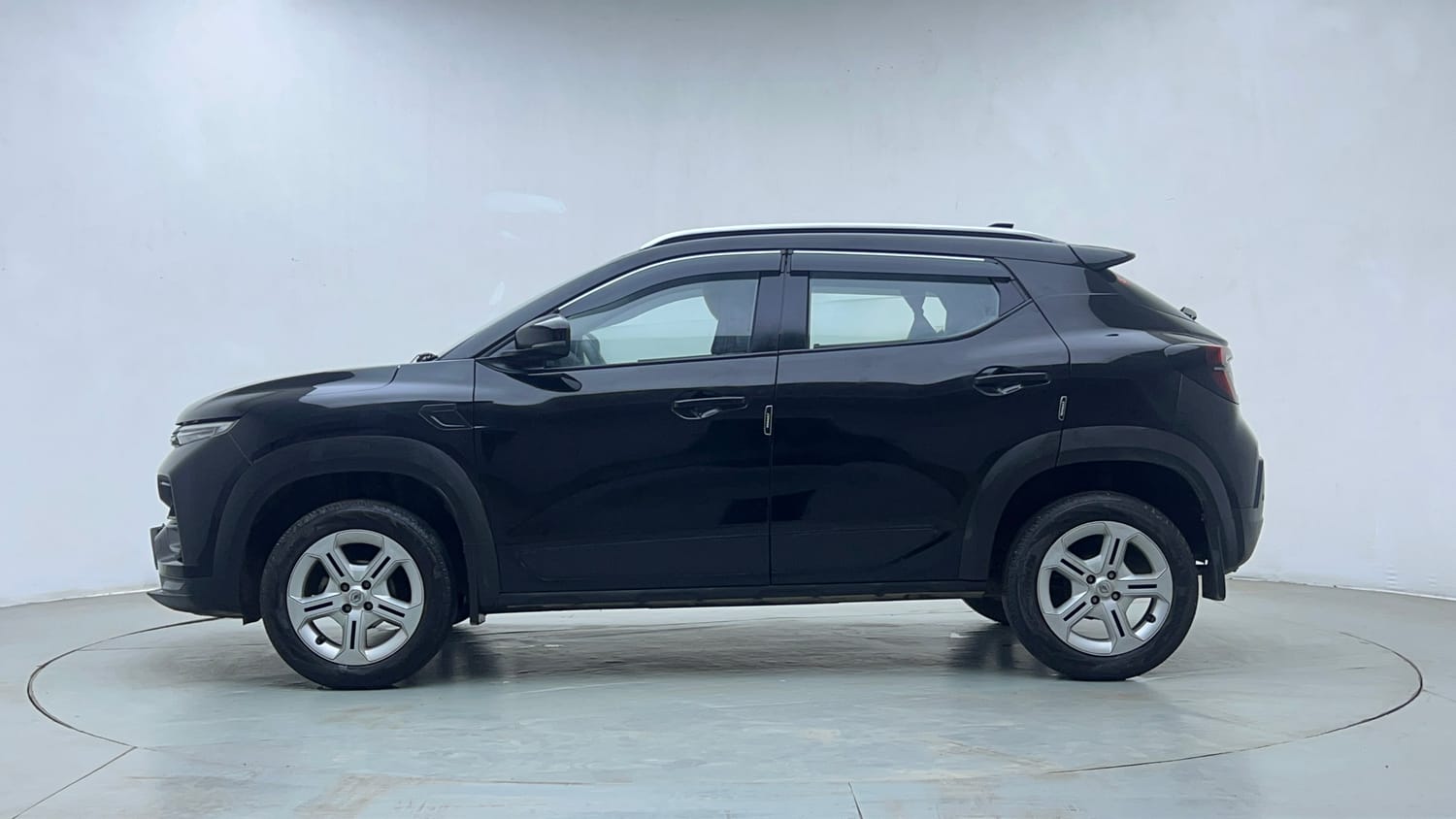 Used 2024 Renault Kiger RXT AMT Petrol Automatic exterior LEFT SIDE VIEW