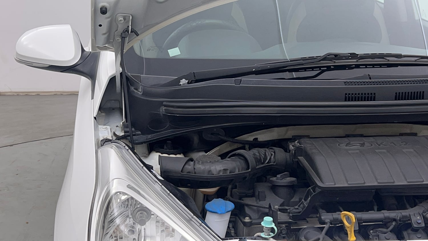 Used 2020 Hyundai Grand i10 Sportz 1.2 Kappa VTVT Petrol Manual engine ENGINE RIGHT SIDE HINGE & APRON VIEW
