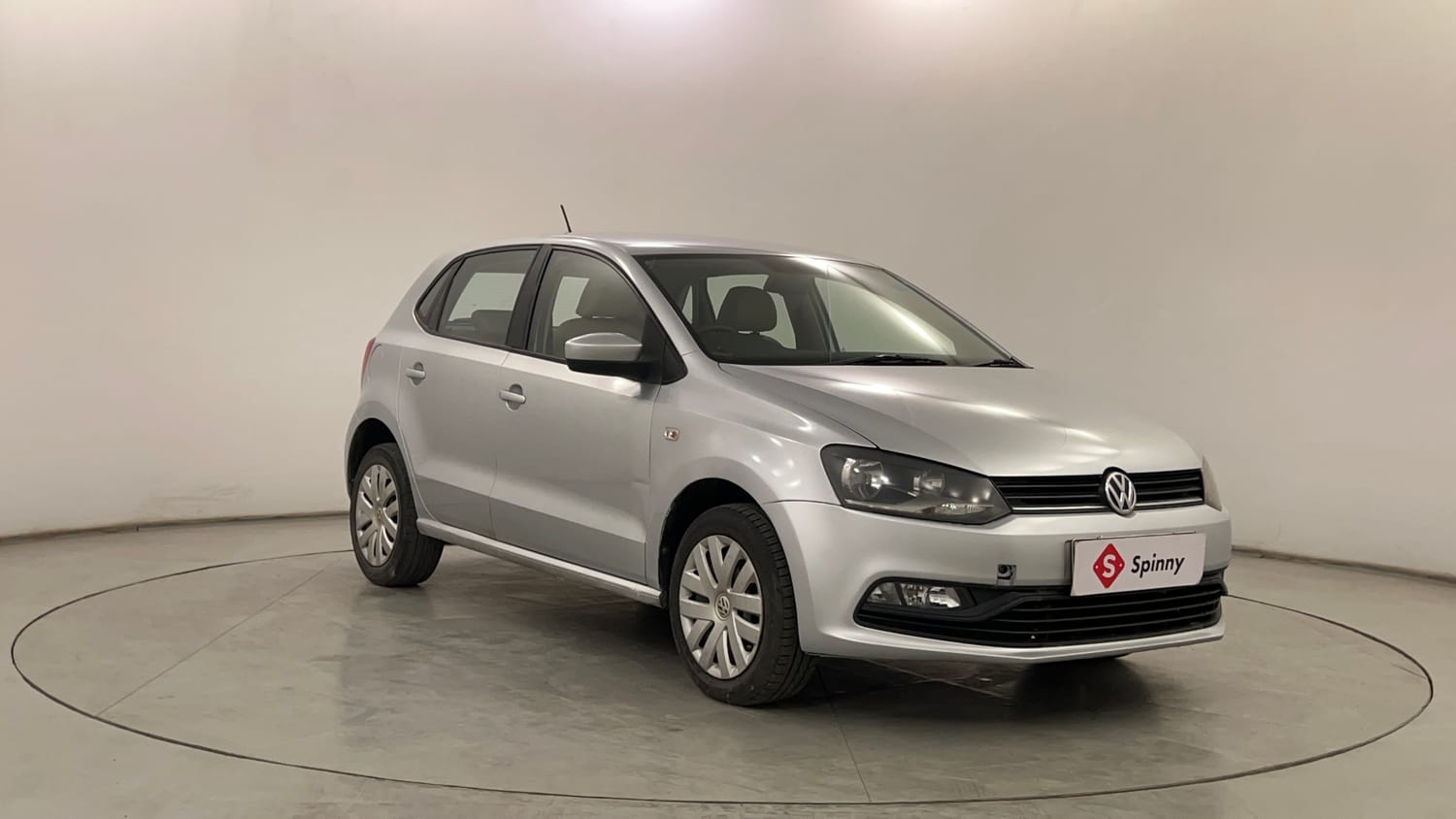 Used 2015 Volkswagen Polo Comfortline 1.2L (P) Petrol Manual exterior RIGHT FRONT CORNER VIEW