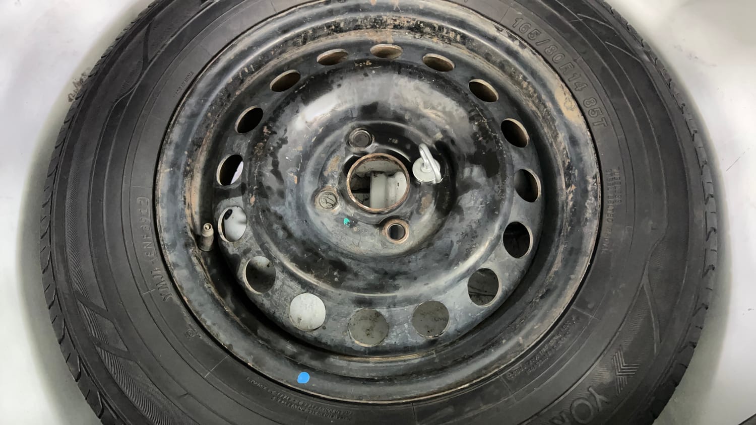 Used 2017 Maruti Suzuki Swift VXi Petrol Manual tyres SPARE TYRE VIEW