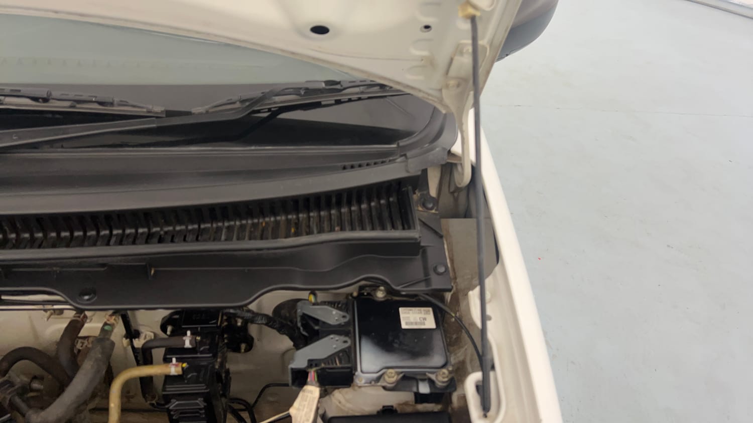 Used 2023 Maruti Suzuki Alto K10 VXi Plus Petrol Manual engine ENGINE LEFT SIDE HINGE & APRON VIEW