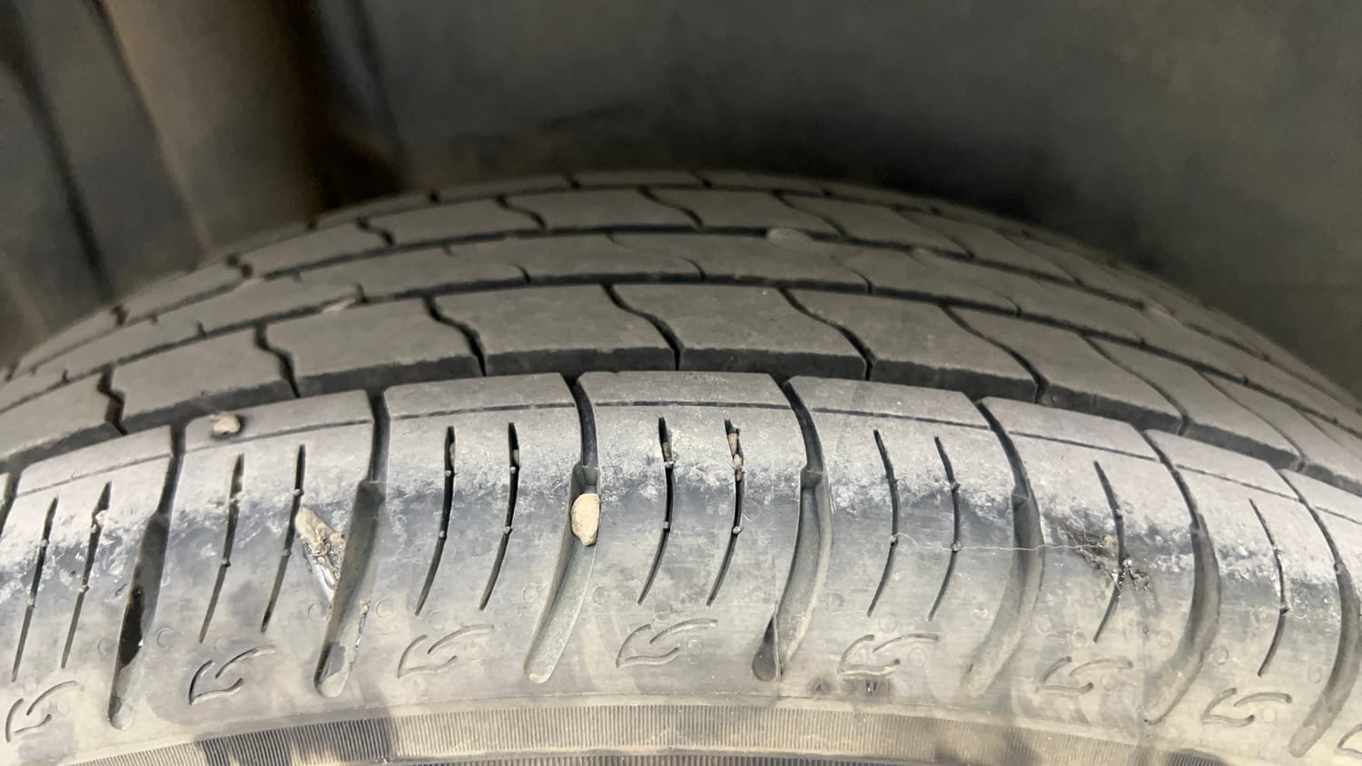 Used 2021 Toyota Urban Cruiser Mid Grade AT Petrol Automatic tyres RIGHT REAR TYRE TREAD VIEW
