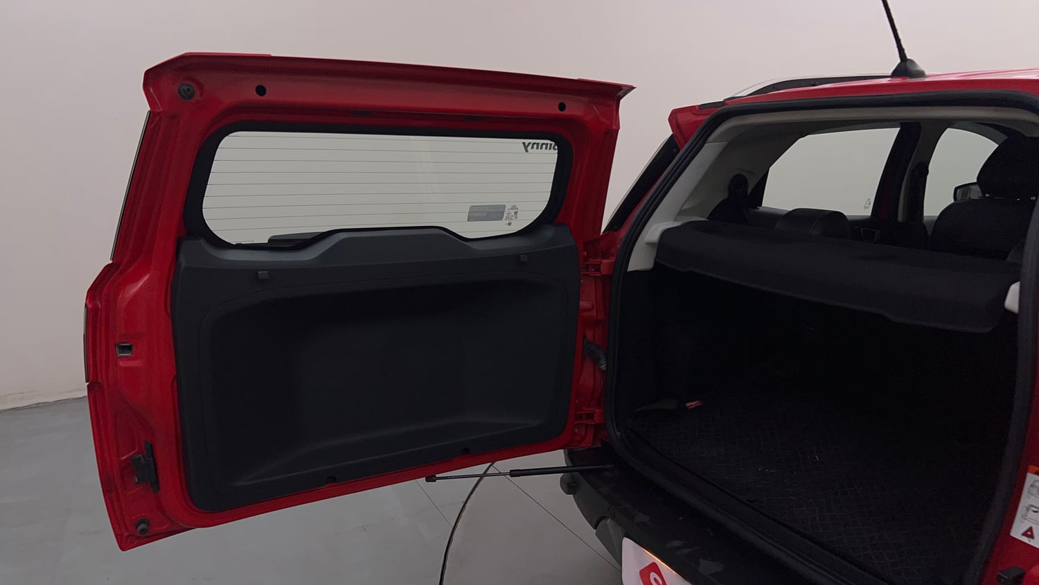 Used 2018 Ford EcoSport Titanium + 1.5L TDCi Diesel Manual interior DICKY DOOR OPEN VIEW
