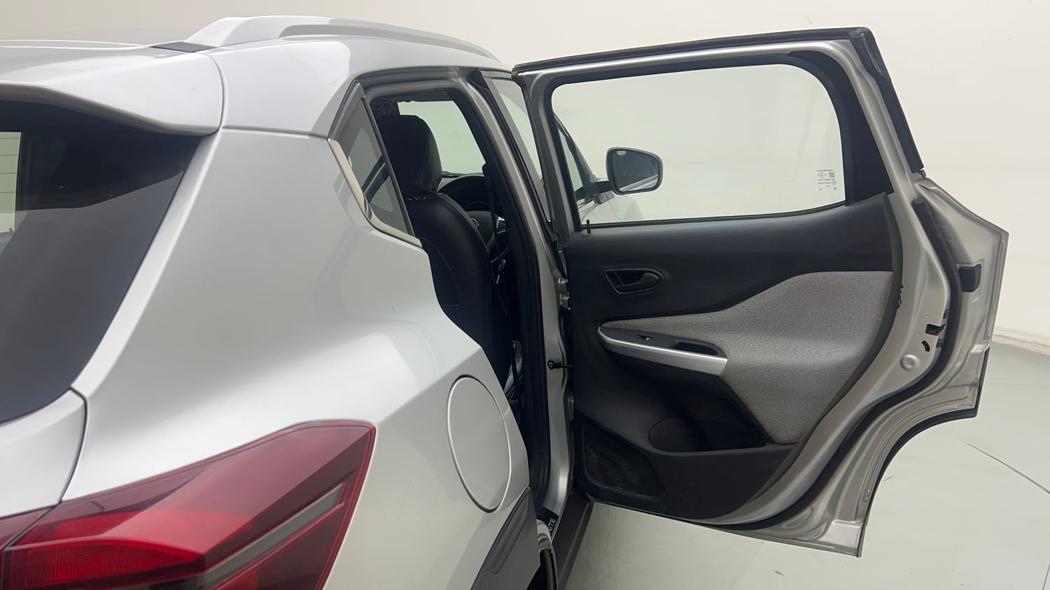 Used 2021 Nissan Magnite XE Petrol Manual interior RIGHT REAR DOOR OPEN VIEW