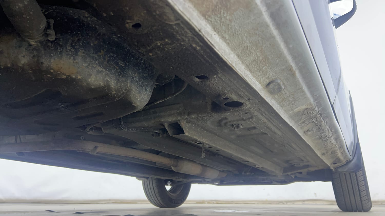Used 2023 Renault Triber RXZ Petrol Manual extra REAR RIGHT UNDERBODY VIEW