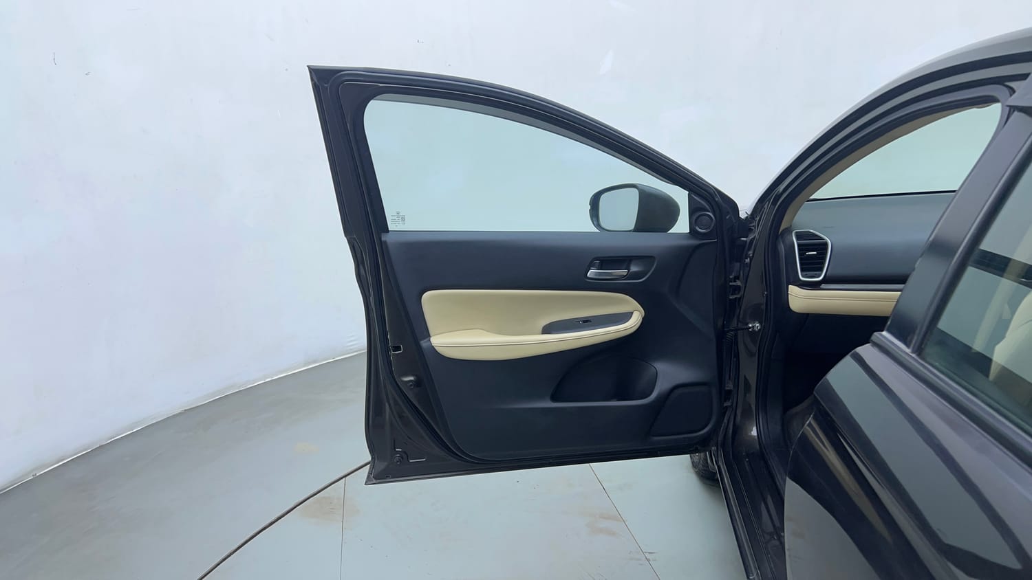 Used 2021 Honda City ZX CVT Petrol Petrol Automatic interior LEFT FRONT DOOR OPEN VIEW