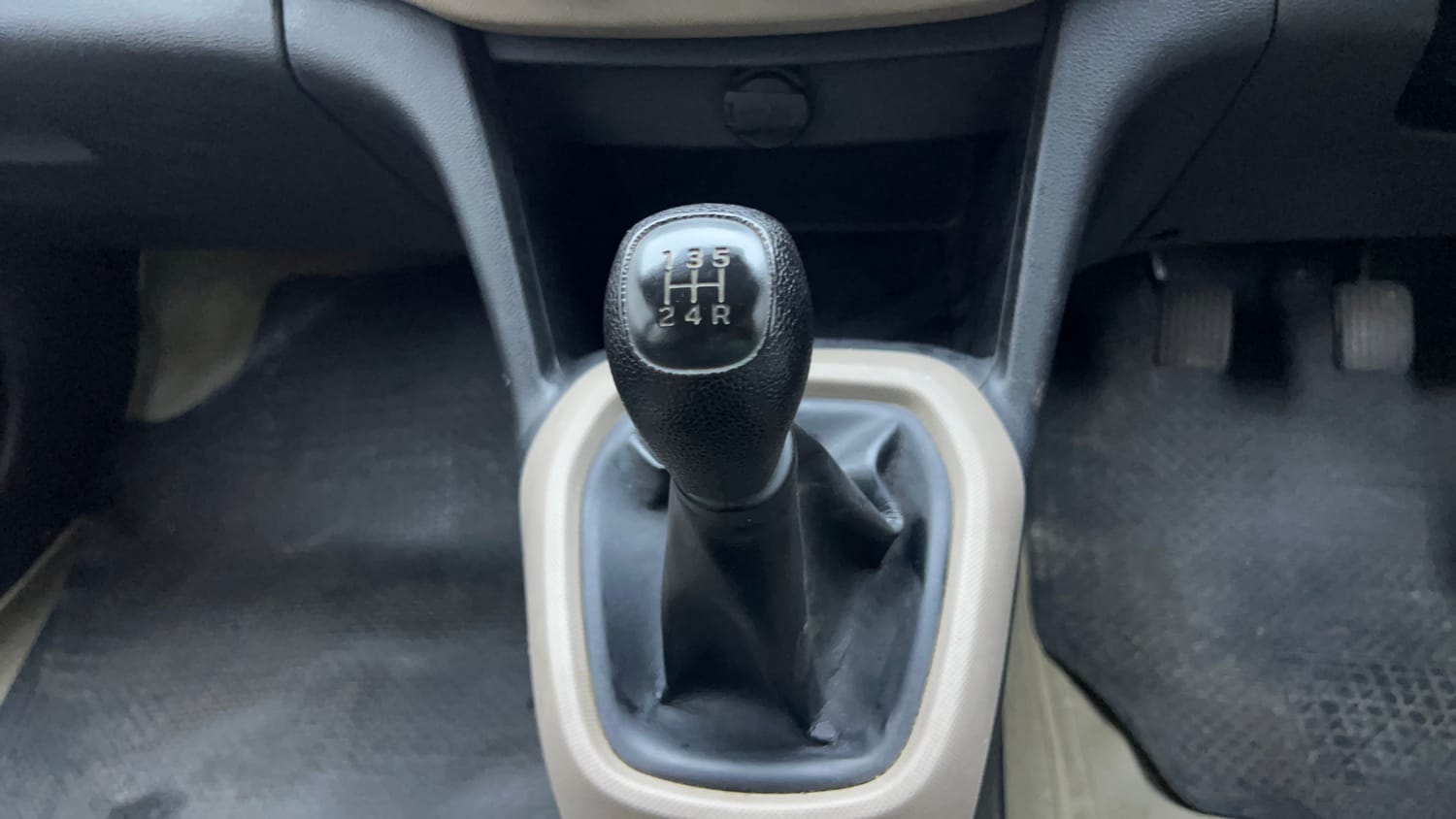Used 2014 Hyundai Grand i10 Magna 1.2 Kappa VTVT Petrol Manual interior GEAR  KNOB VIEW