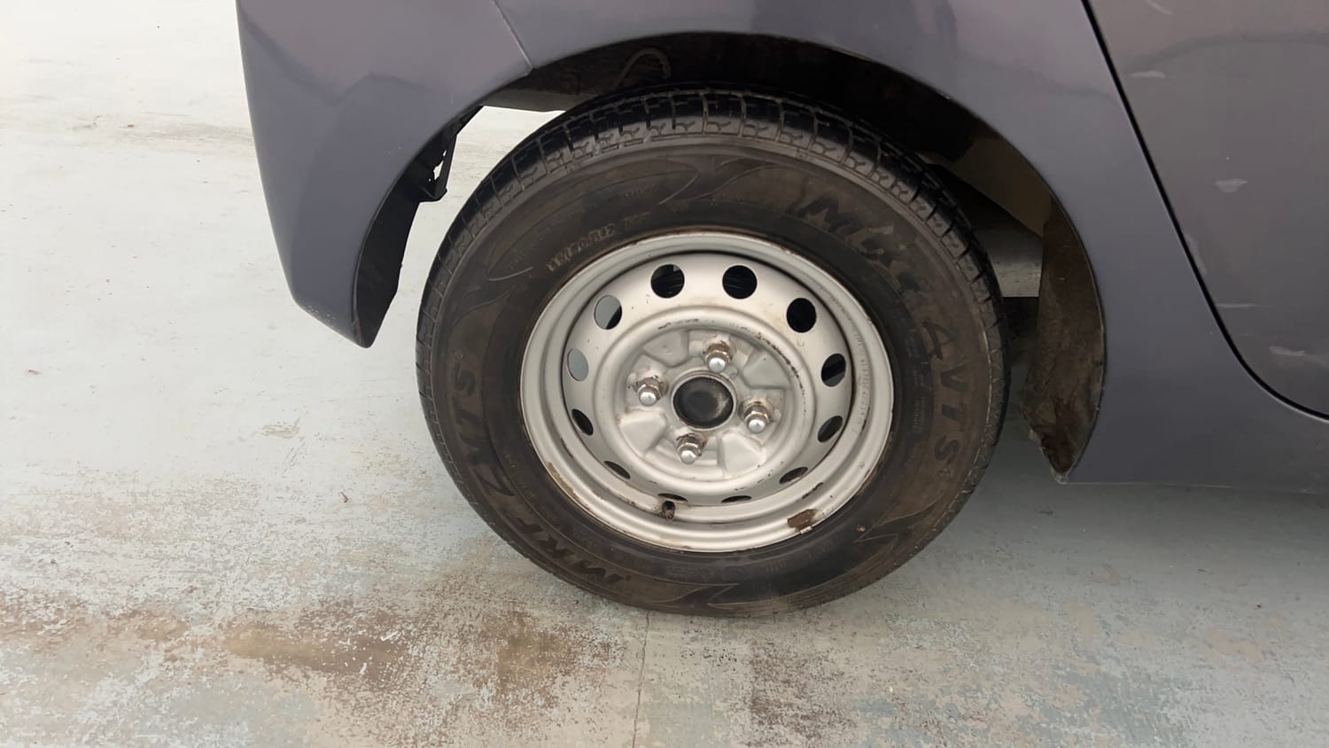 Used 2014 Hyundai Eon Era + Petrol Manual tyres RIGHT REAR TYRE RIM VIEW