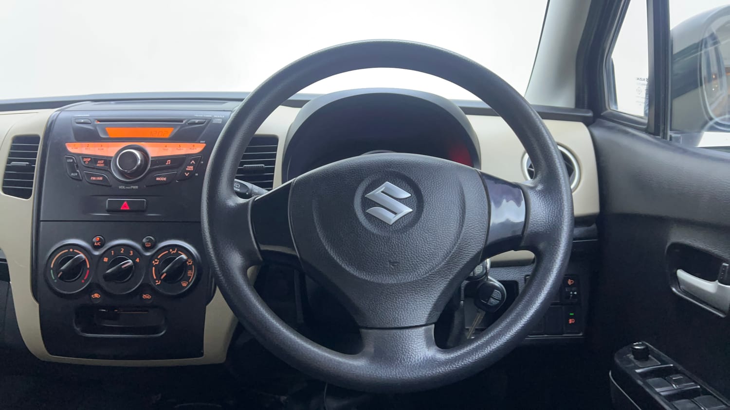 Used 2017 Maruti Suzuki Wagon R VXI Petrol Manual interior STEERING VIEW