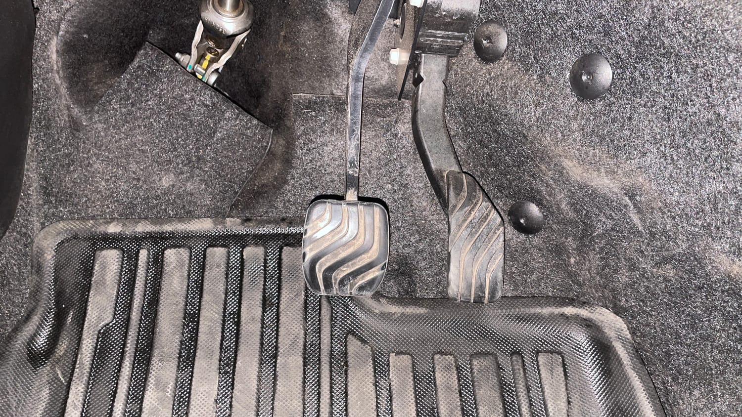 Used 2021 Renault Triber RXZ EASY-R AMT Petrol Automatic interior PEDALS VIEW