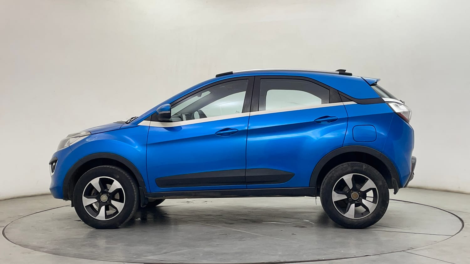 Used 2019 Tata Nexon XZ Plus Diesel Diesel Manual exterior LEFT SIDE VIEW