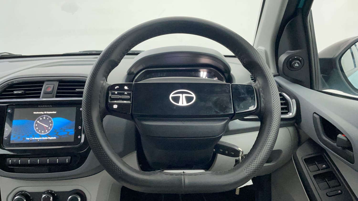Used 2025 Tata Tiago XT Petrol Manual interior STEERING VIEW