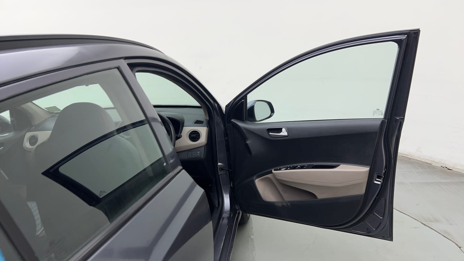 Used 2019 Hyundai Grand i10 Sportz 1.2 Kappa VTVT Petrol Manual interior RIGHT FRONT DOOR OPEN VIEW