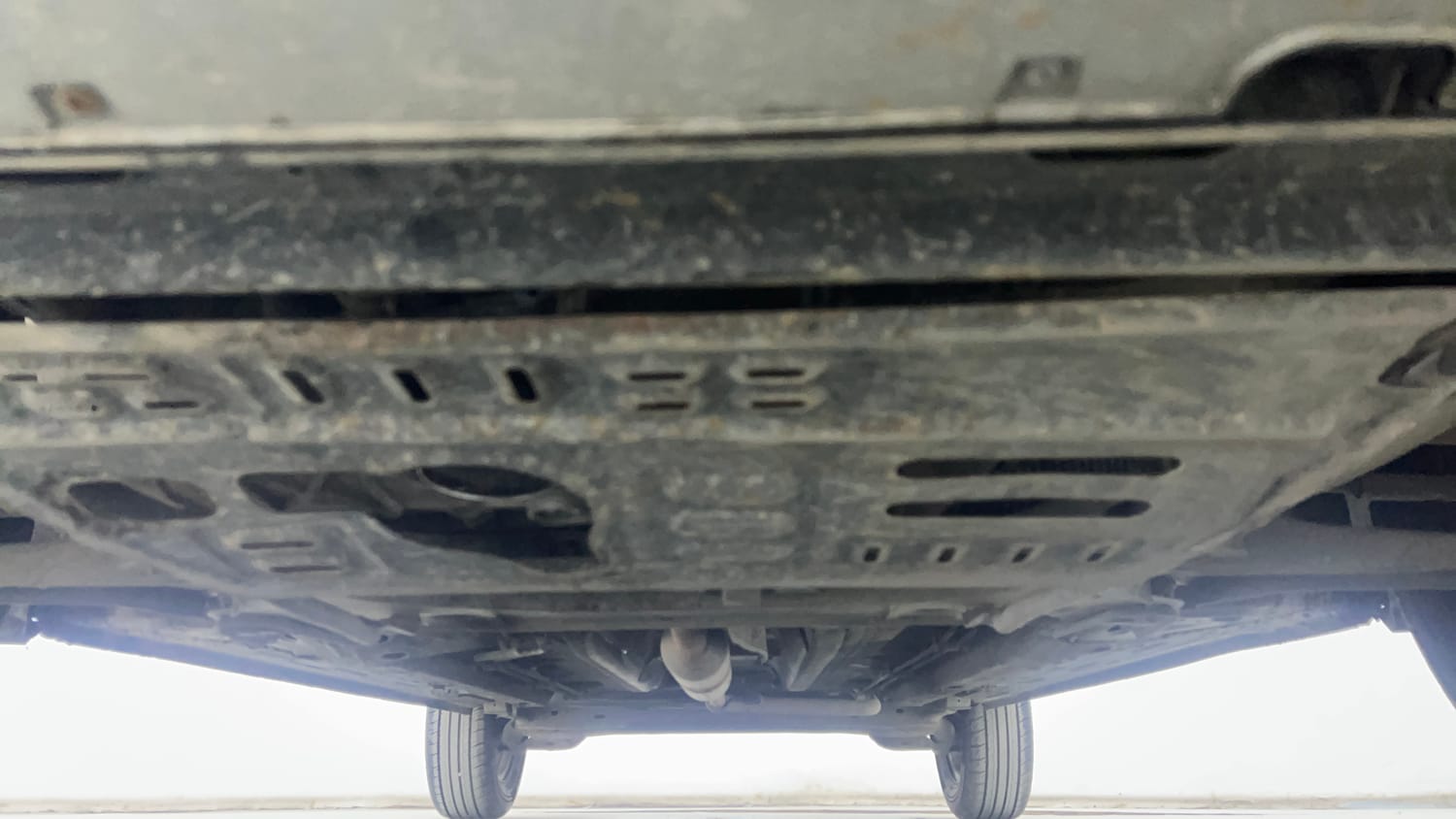 Used 2023 Renault Triber RXZ Petrol Manual extra FRONT LEFT UNDERBODY VIEW