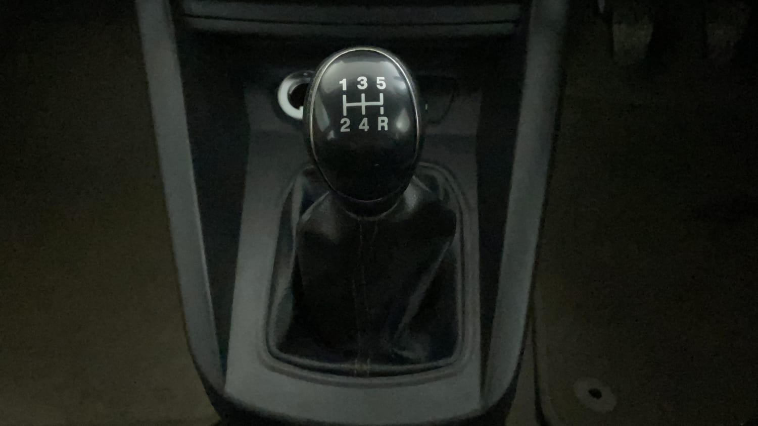 Used 2020 Ford Figo Aspire Titanium 1.2 Ti-VCT Petrol Manual interior GEAR  KNOB VIEW