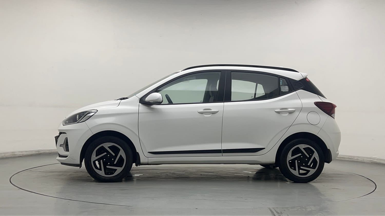 Used 2023 Hyundai Grand i10 Nios Sportz 1.2 Kappa VTVT Petrol Manual exterior LEFT SIDE VIEW