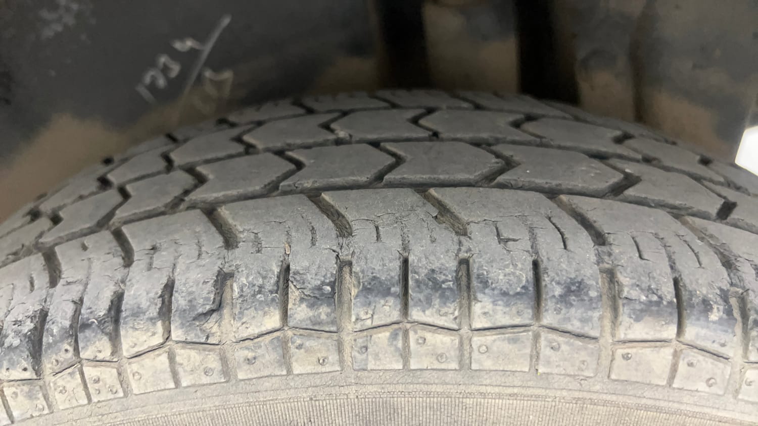 Used 2015 Maruti Suzuki Swift Dzire VXI Petrol Manual tyres LEFT REAR TYRE TREAD VIEW