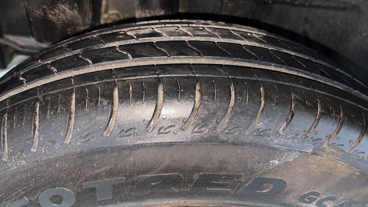 Used 2025 Maruti Suzuki Swift VXi AMT Petrol Automatic tyres RIGHT REAR TYRE TREAD VIEW
