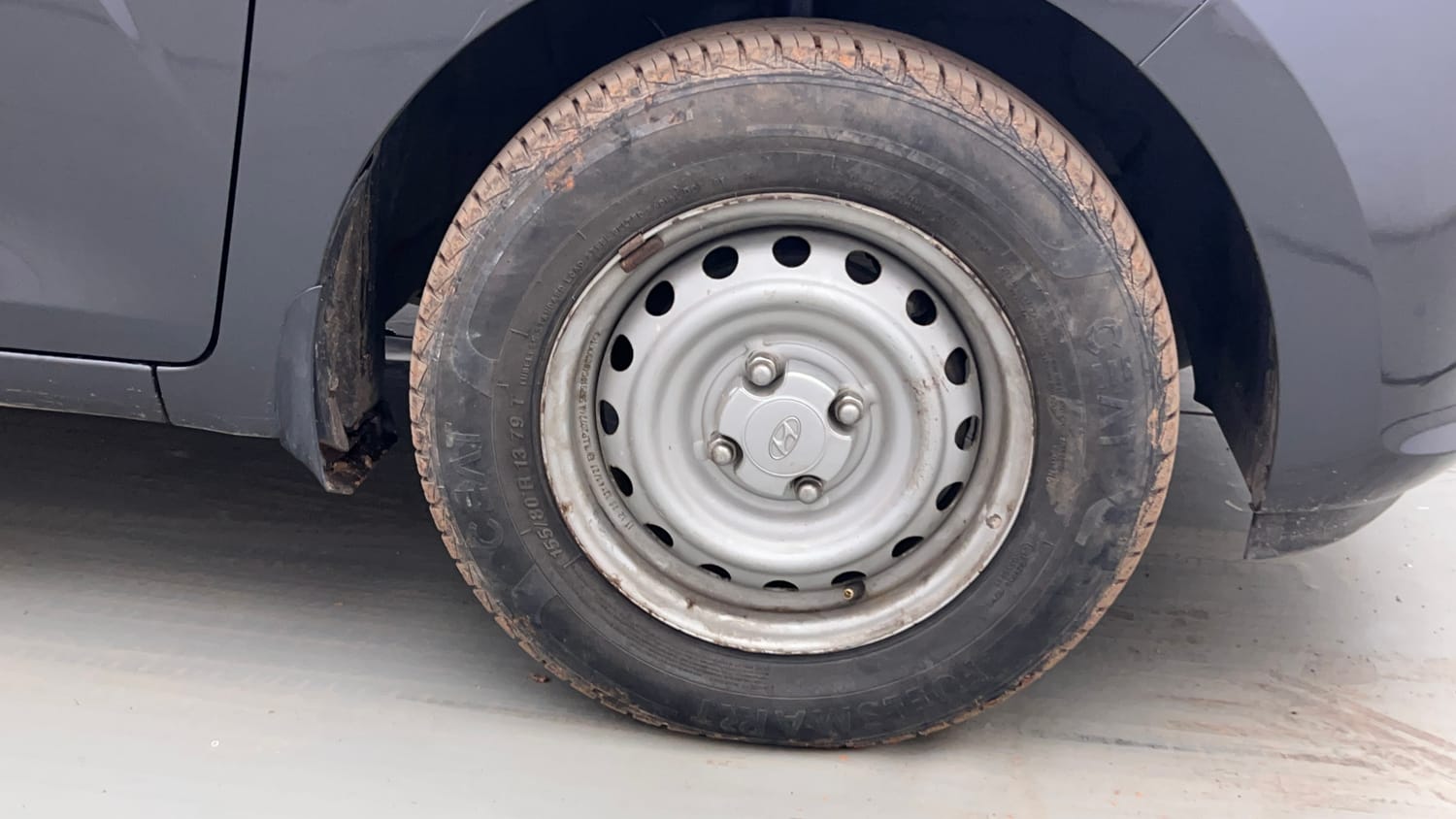 Used 2020 Hyundai Santro Era Executive Petrol Manual tyres RIGHT FRONT TYRE RIM VIEW