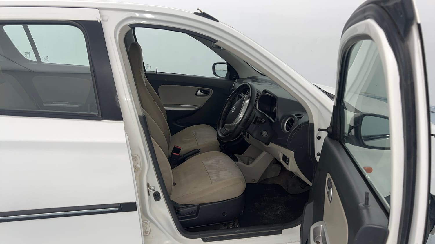 Used 2018 Maruti Suzuki Alto K10 VXi Petrol Manual interior RIGHT SIDE FRONT DOOR CABIN VIEW
