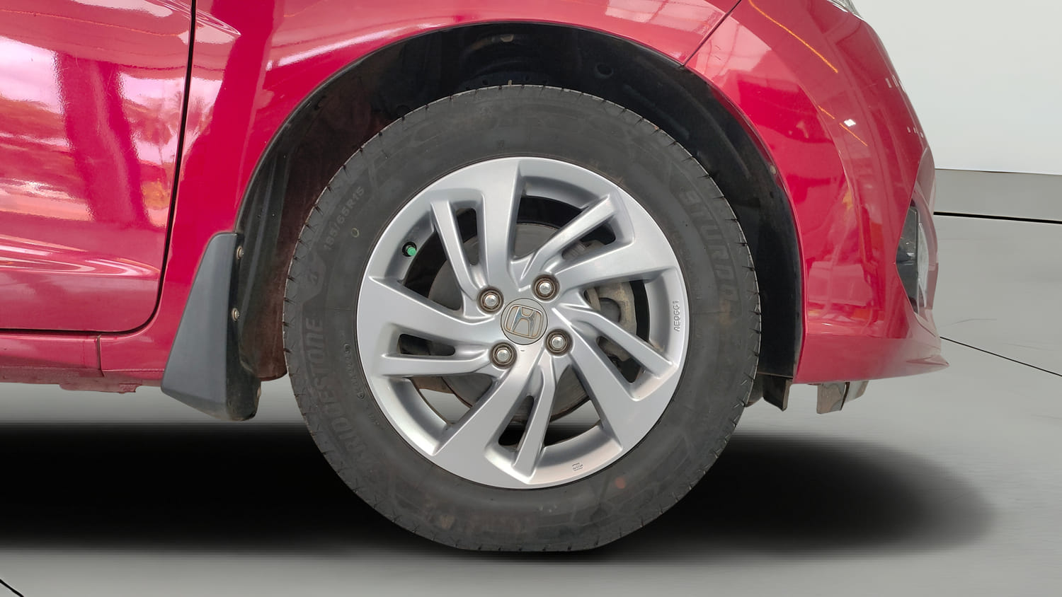 Used 2020 Honda Jazz ZX CVT Petrol Automatic tyres RIGHT FRONT TYRE RIM VIEW