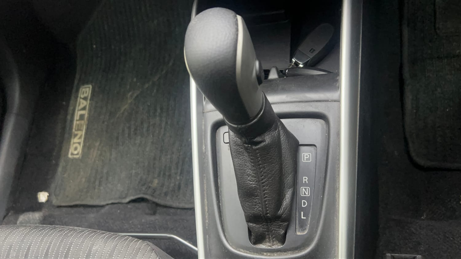 Used 2018 Maruti Suzuki Baleno Alpha 1.2 AT Petrol Automatic interior GEAR  KNOB VIEW