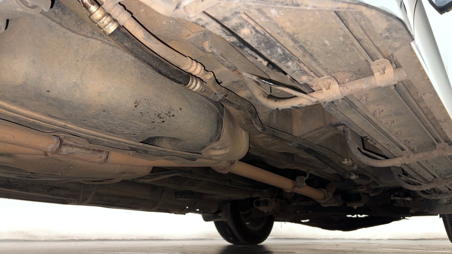 Used 2017 Mahindra XUV500 W10 AT Diesel Automatic extra REAR RIGHT UNDERBODY VIEW