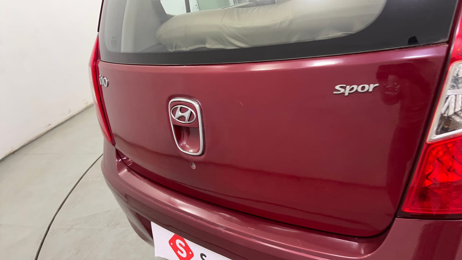 Used 2015 Hyundai i10 Sportz 1.1 iRDE2 Petrol Manual dents MINOR SCRATCH