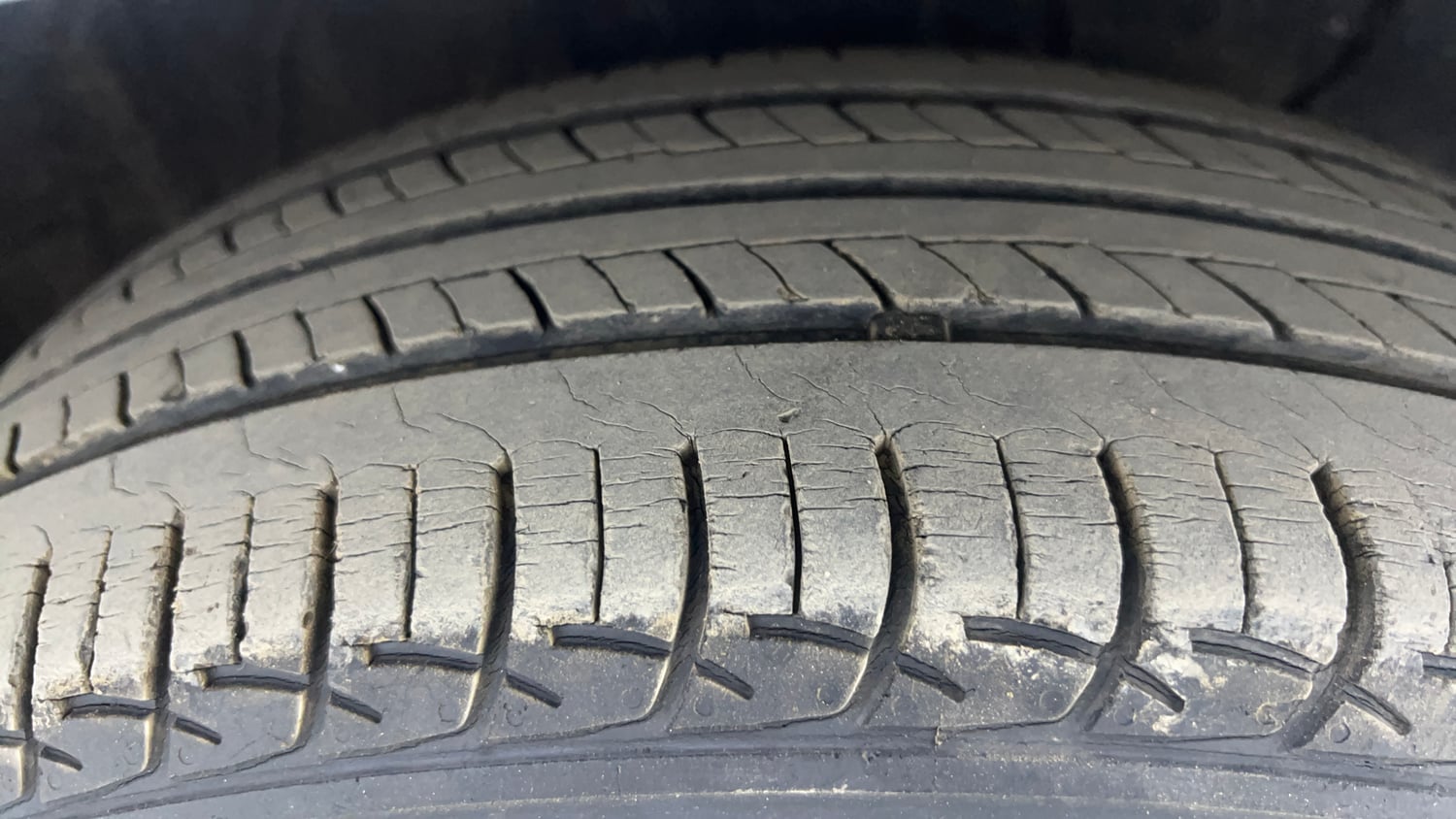 Used 2019 Hyundai Elite i20 Sportz Plus 1.2 Petrol Manual tyres RIGHT FRONT TYRE TREAD VIEW
