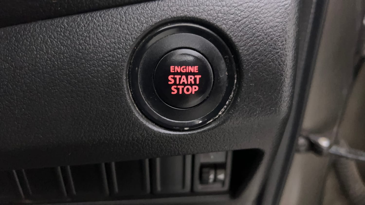 Used 2020 Maruti Suzuki Baleno Zeta Petrol Manual top_features Keyless start