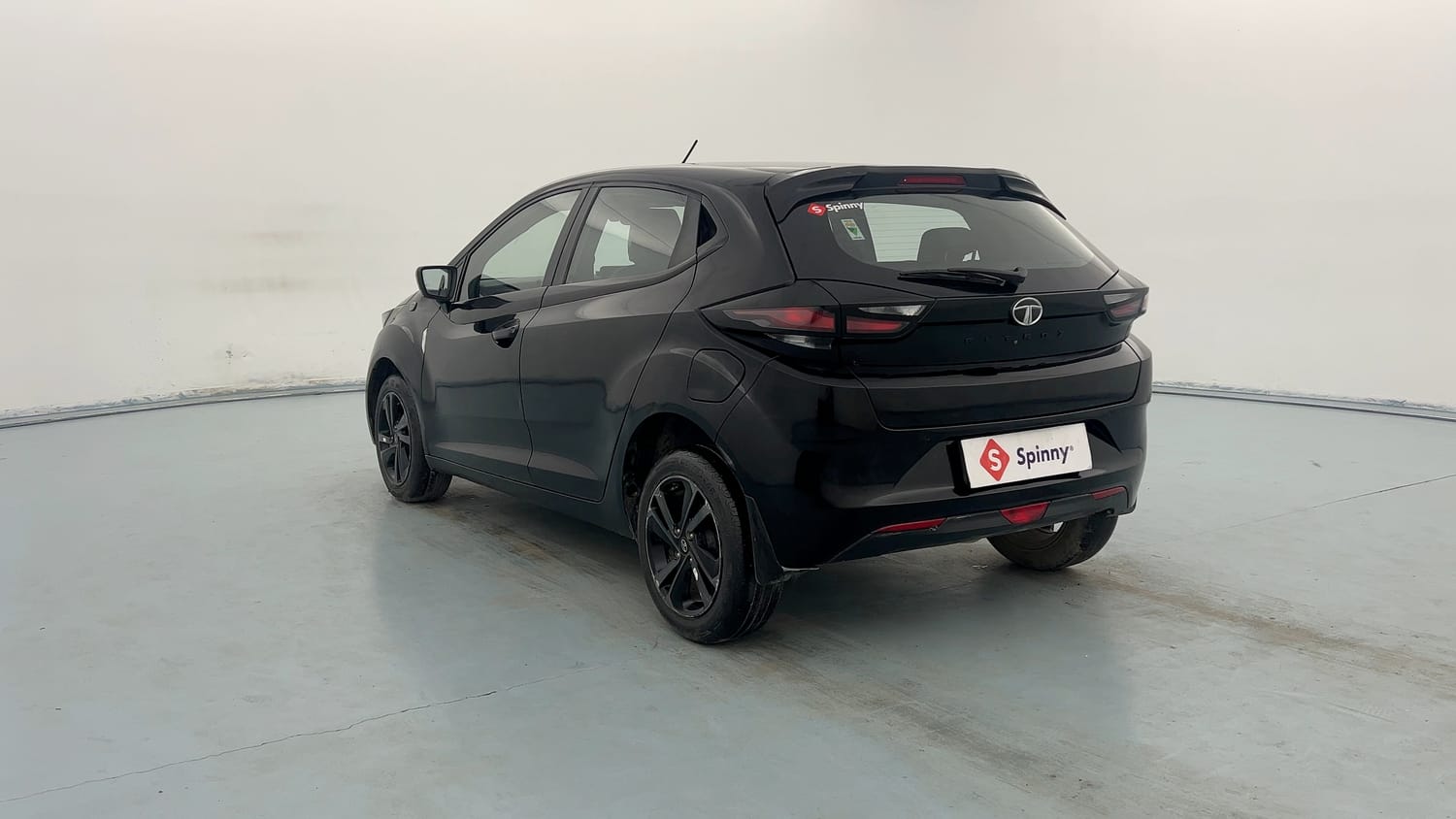 Used 2022 Tata Altroz XZ Plus Diesel Dark Edition Diesel Manual exterior LEFT REAR CORNER VIEW